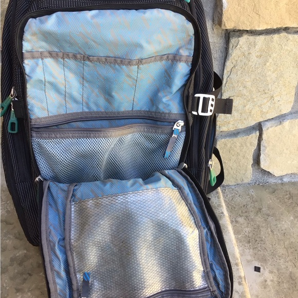 THULE Sweden outdoor gear multiple compartments backpack - Picture 8 of 15